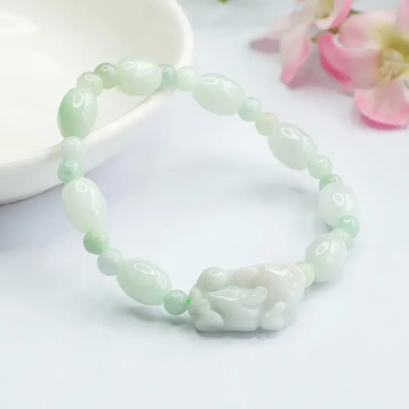 Guan Yu Jadeite Bracelet Green Natural Grade — feature 6