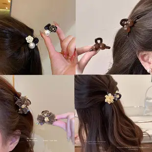 Oversized Plush Grey Hair Clip for Women — feature 7