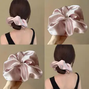 Oversized Plush Grey Hair Clip for Women — feature 9