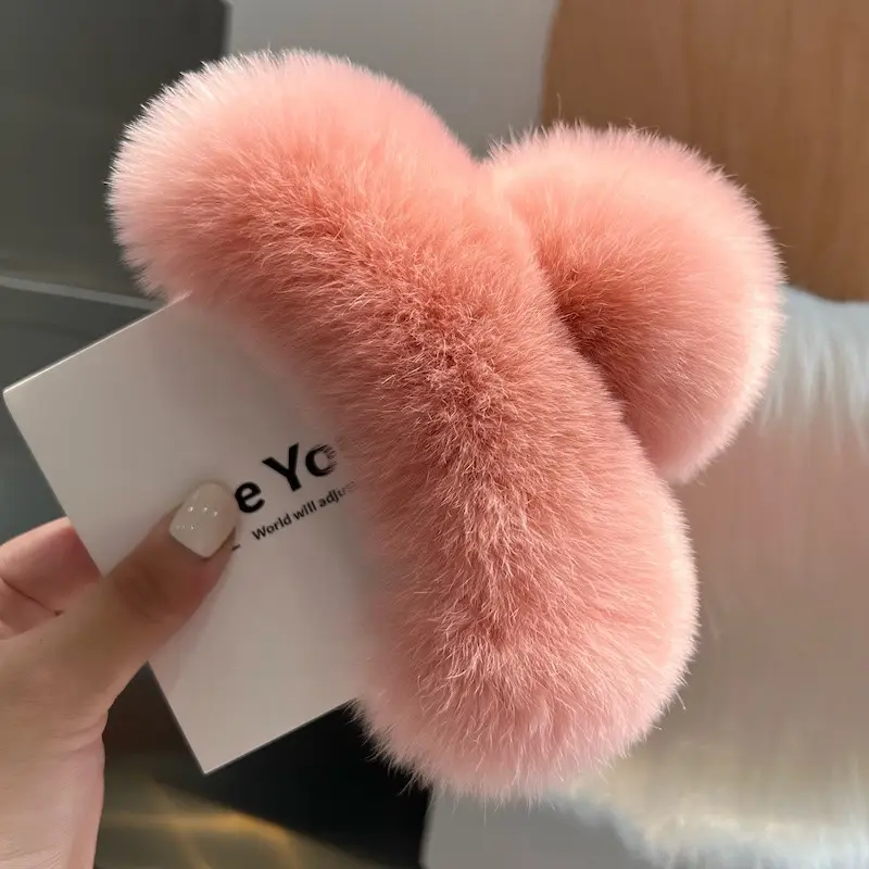 Oversized Plush Grey Hair Clip for Women - Image 19