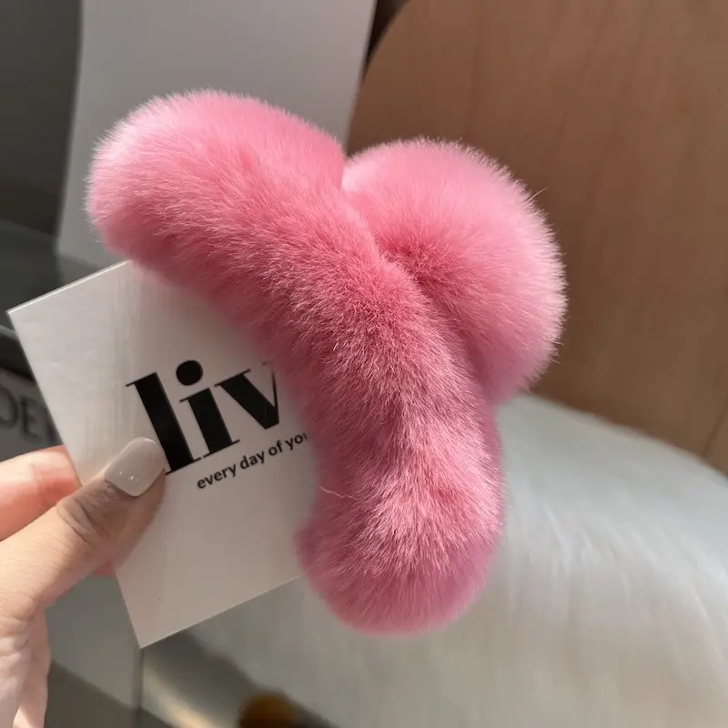 Oversized Plush Grey Hair Clip for Women - Image 20