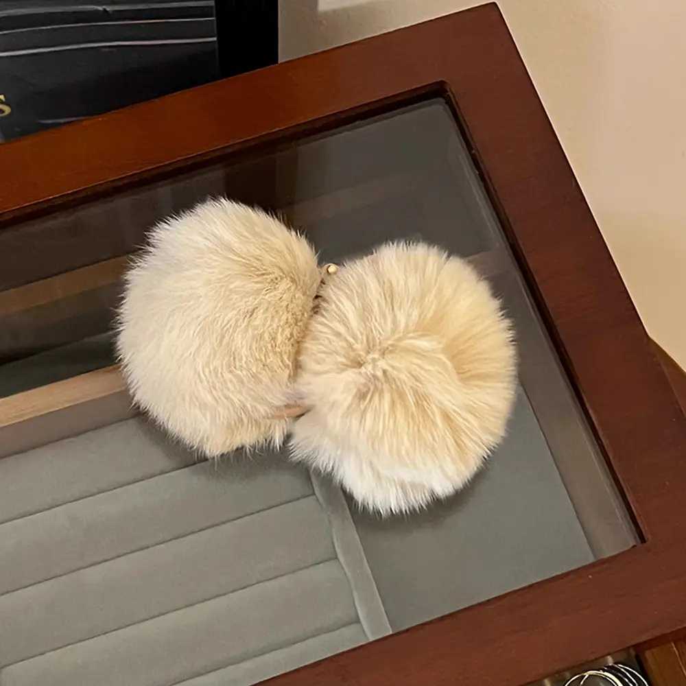 Oversized Plush Grey Hair Clip for Women - Image 29