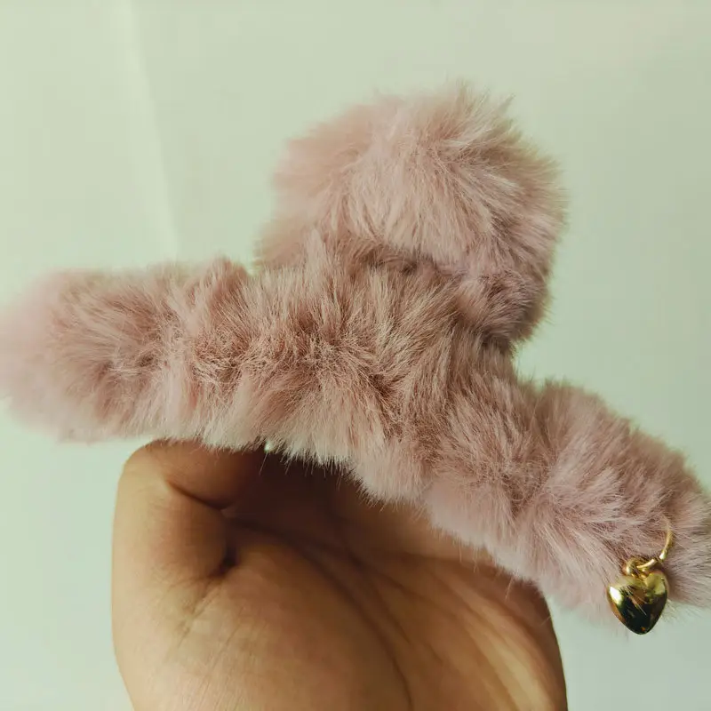 Oversized Plush Grey Hair Clip for Women - Image 39