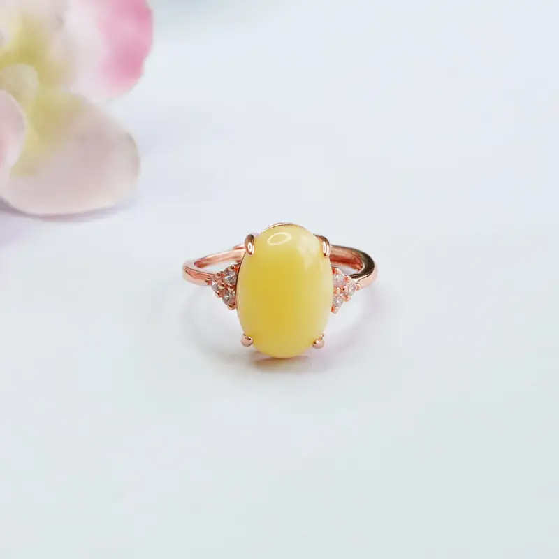 Guan Yu Yellow Amber Ring with Honey Design — feature 4