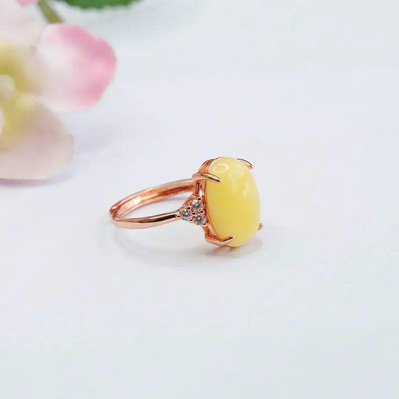 Guan Yu Yellow Amber Ring with Honey Design - Image 4