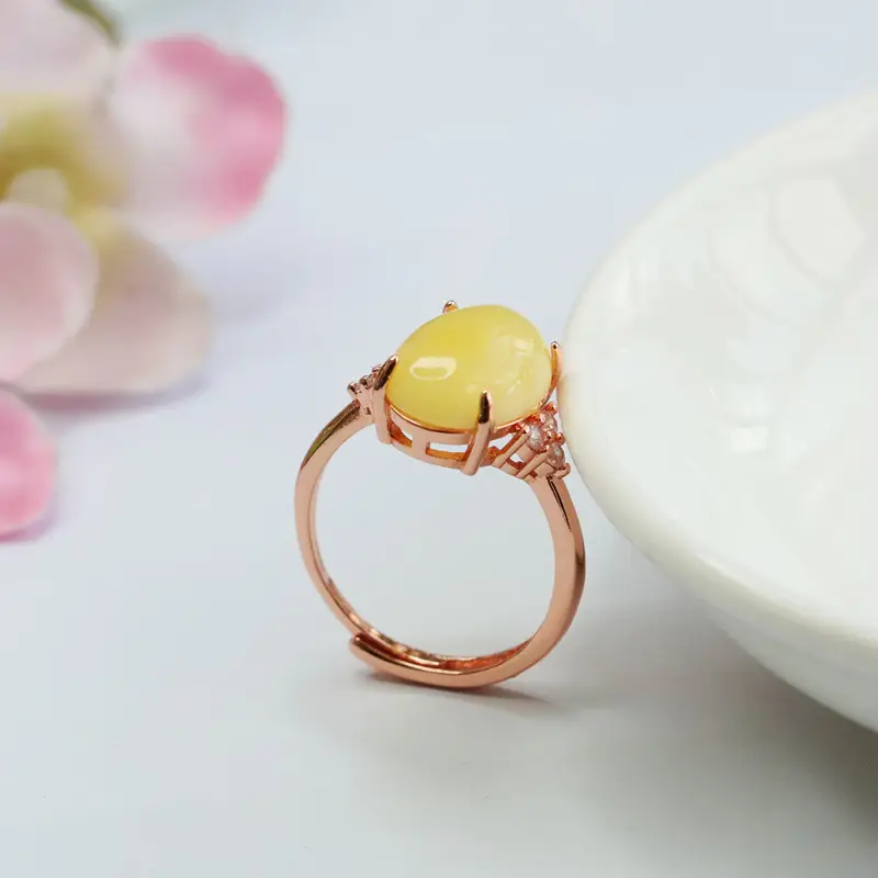 Guan Yu Yellow Amber Ring with Honey Design - Image 5
