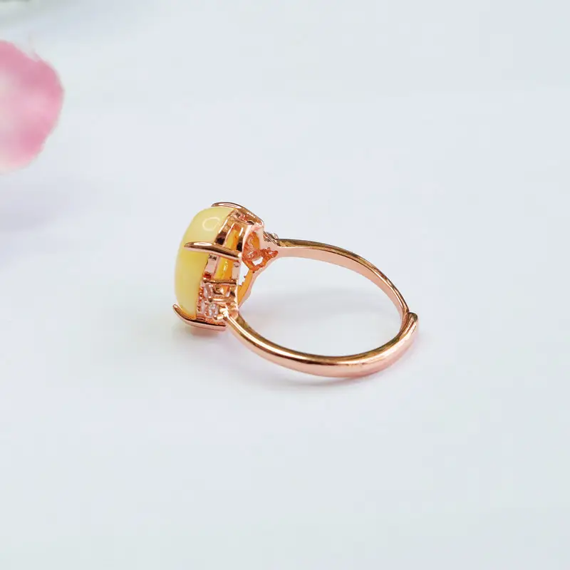Guan Yu Yellow Amber Ring with Honey Design — feature 7