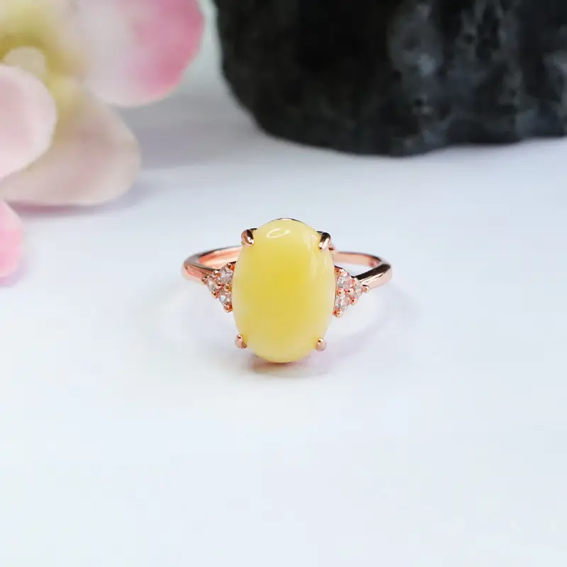 Guan Yu Yellow Amber Ring with Honey Design — feature 8