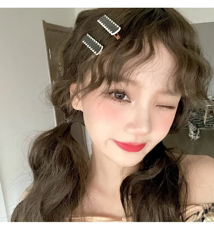 Chessboard Plaid Hairpins Female Side Seamless Summer 2022 — feature 10
