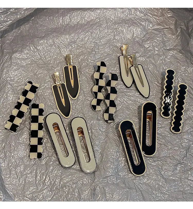 Chessboard Plaid Hairpins Female Side Seamless Summer 2022 — feature 3