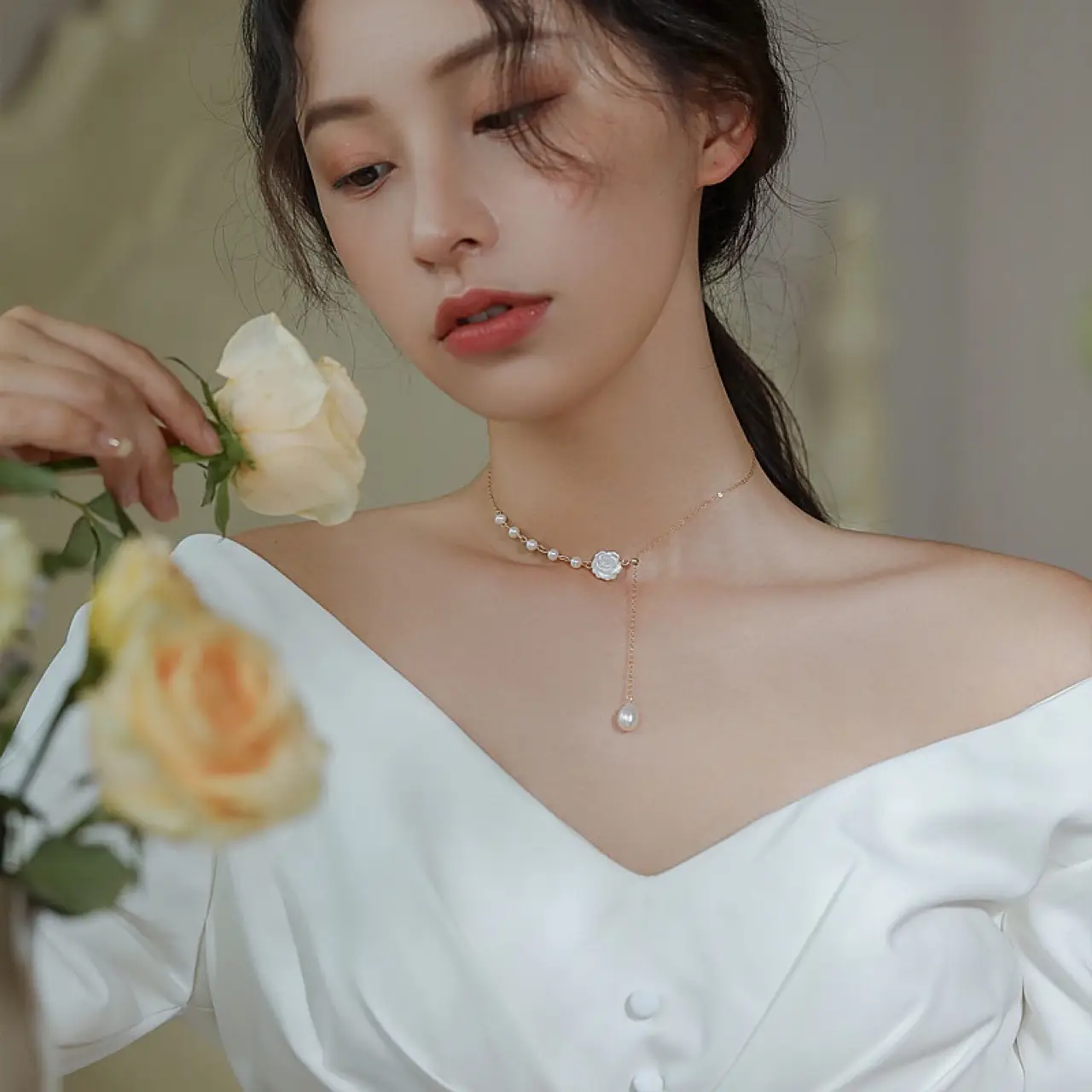 Double White Pearl Necklace French Retro Niche Design - Image 4