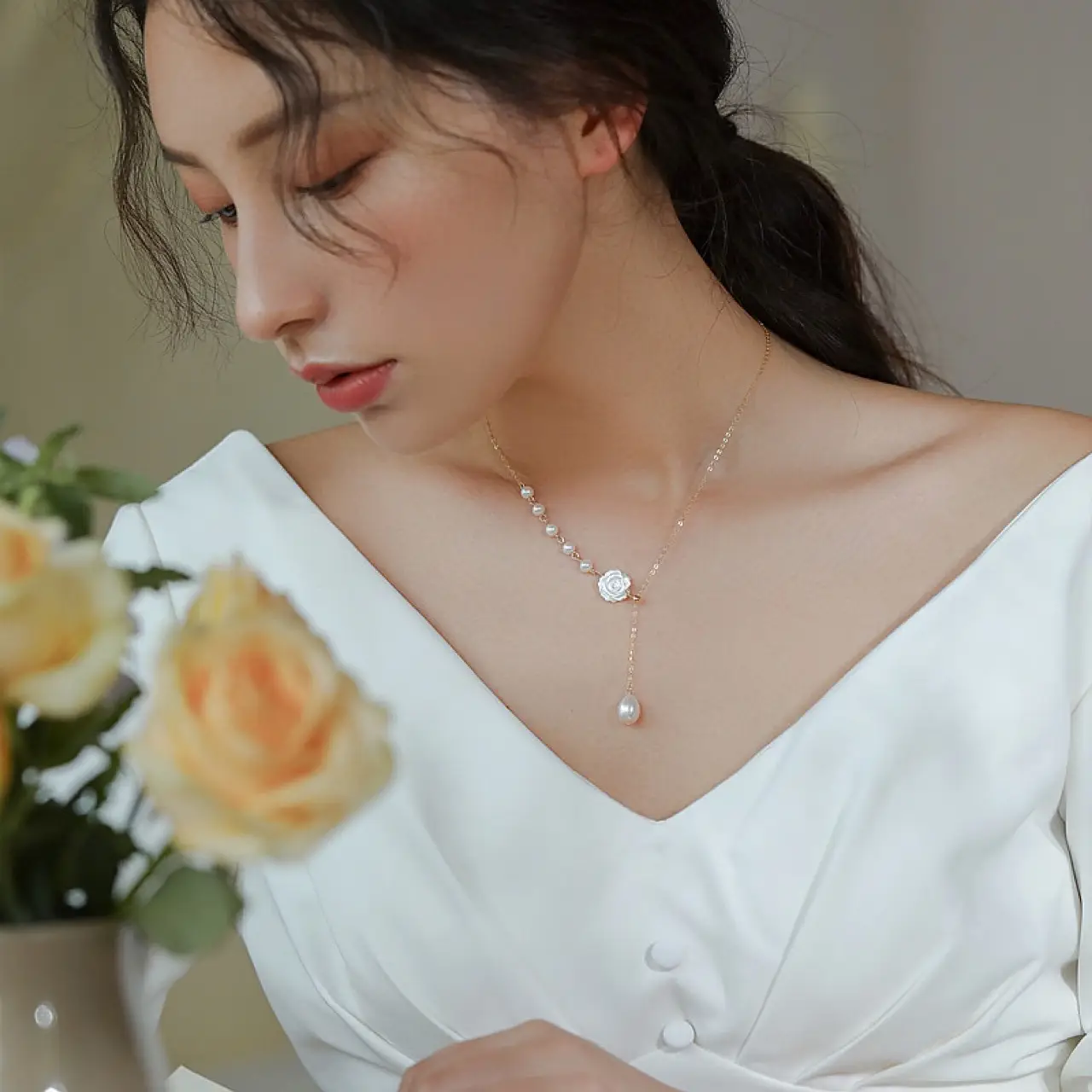 Double White Pearl Necklace French Retro Niche Design — feature 10