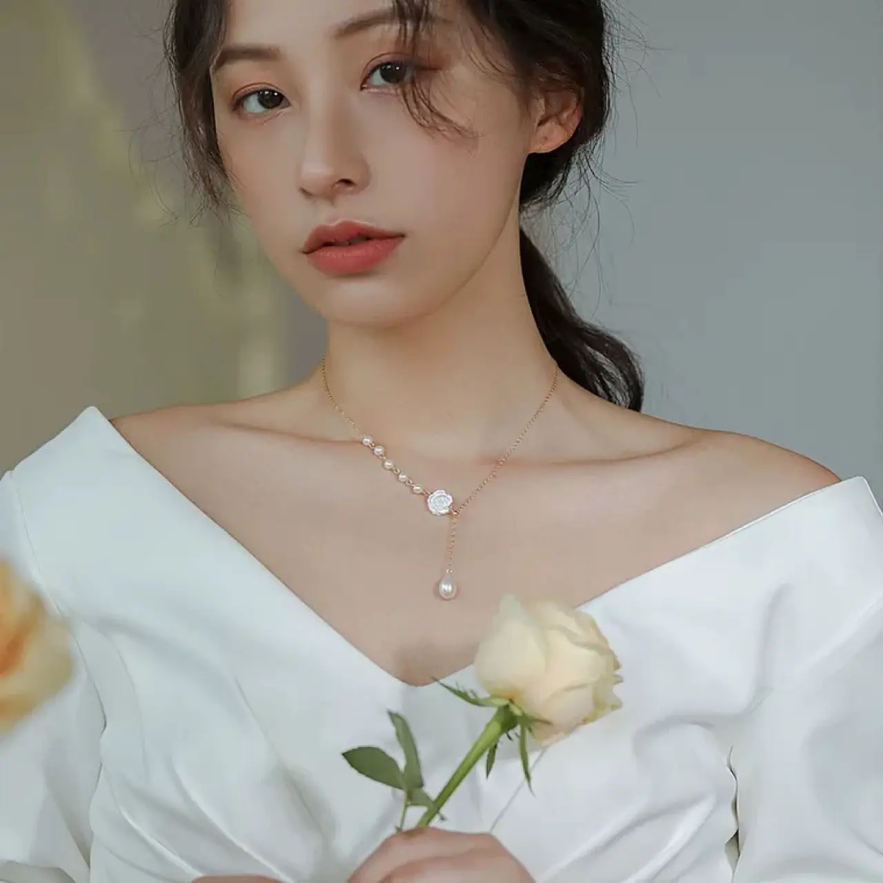Double White Pearl Necklace French Retro Niche Design — feature 7