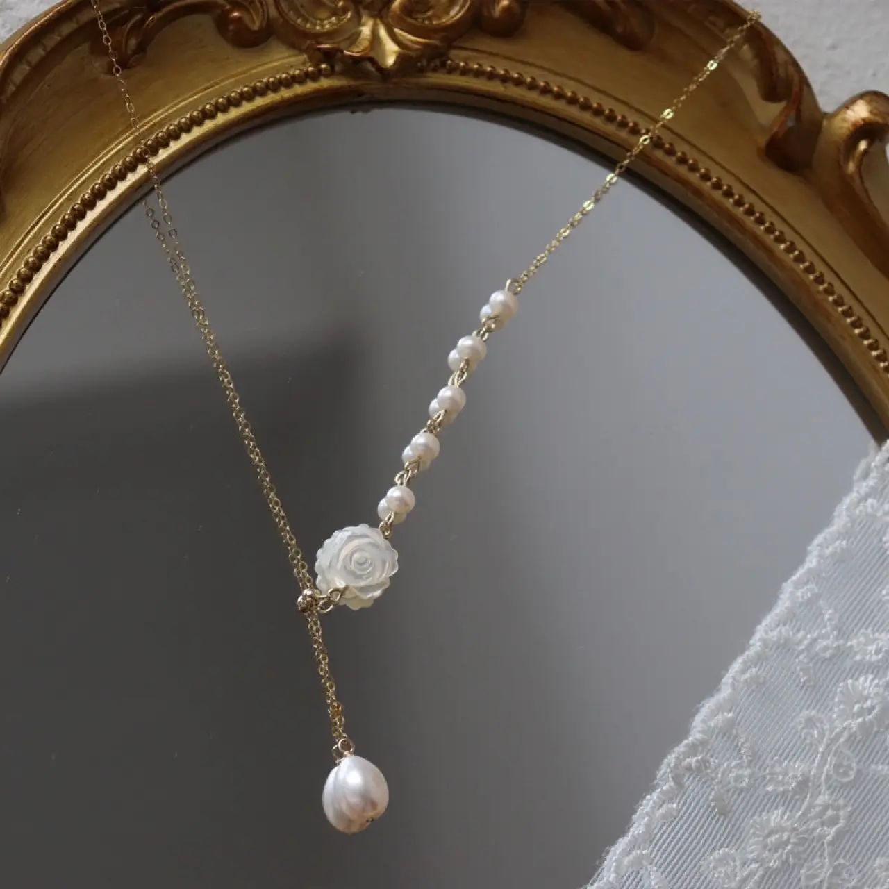 Double White Pearl Necklace French Retro Niche Design — feature 9