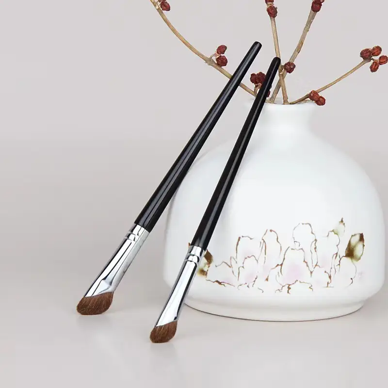 New Sickle Beveled Nose Shadow Brush Sniffing Brush Pony Hair Beveled Head Shade Brush Cangzhou Makeup Brush - Image 7