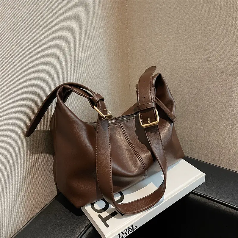 2022 Women's Retro Black Shoulder Bag - Image 4