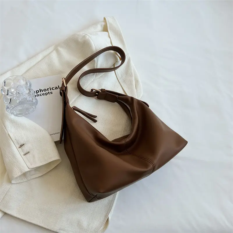 2022 Women's Retro Black Shoulder Bag - Image 3