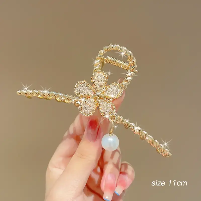 Elegant Pearl Hair Clips Set of 6 - Image 3