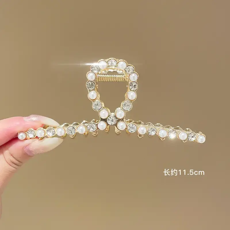 Elegant Pearl Hair Clips Set of 6 - Image 7