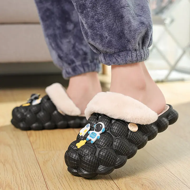 Winter Couple Cotton Slippers Men's Outer Wear Toe Warm Indoor Home Non-slip Slippers Cartoon Astronaut Cotton Slippers Women