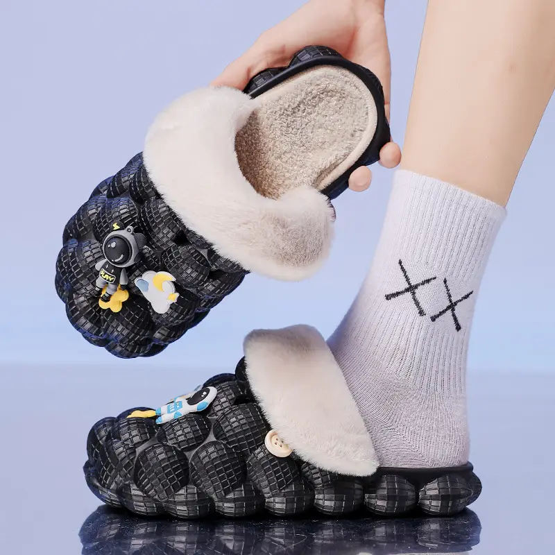 Winter Couple Cotton Slippers Men's Outer Wear Toe Warm Indoor Home Non-slip Slippers Cartoon Astronaut Cotton Slippers Women