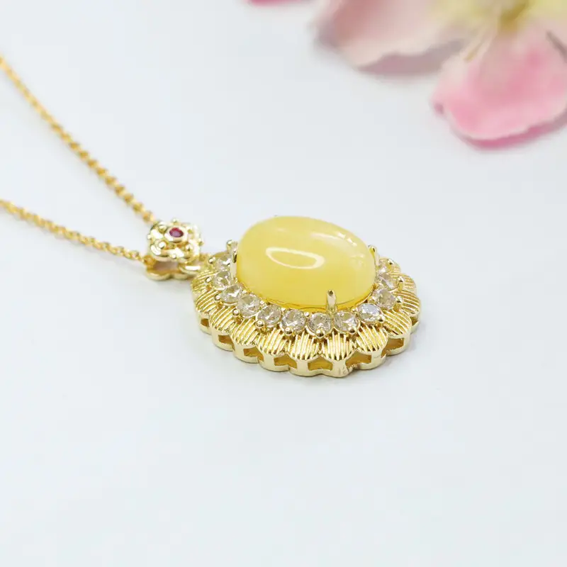 Guan Yu Yellow Amber Pendant with Crystal Set — feature 7