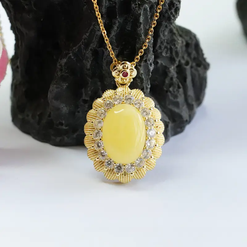 Guan Yu Yellow Amber Pendant with Crystal Set — feature 9
