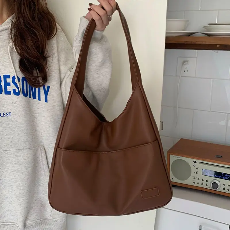 Black Large Capacity Women's Shoulder Bag