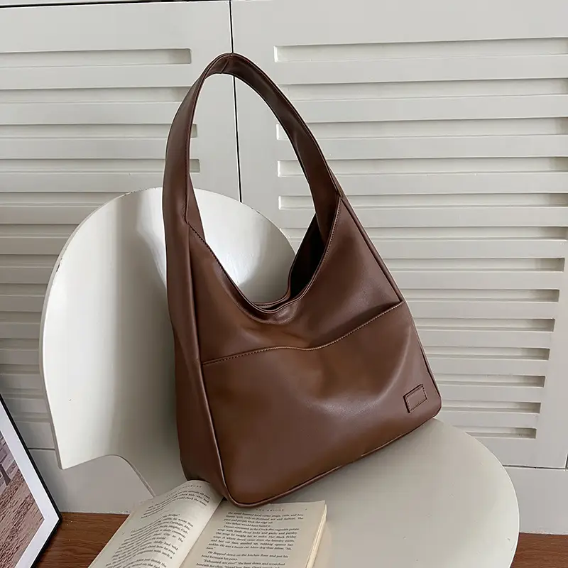 Black Large Capacity Women's Shoulder Bag
