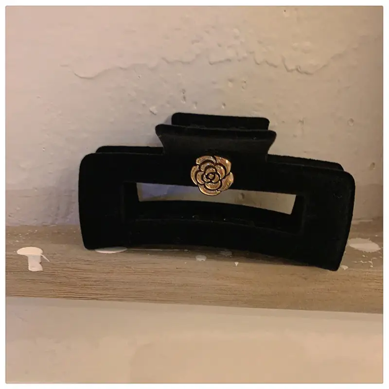 Black Retro French Camellia Hair Clip for Updo - Image 9