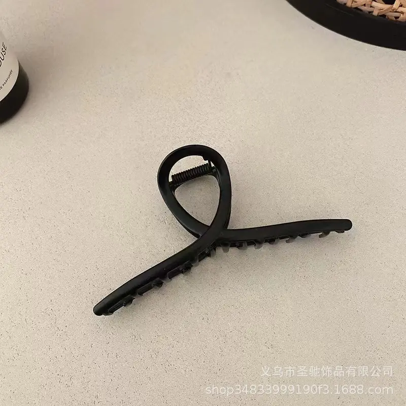 Black frosted grip clip about 14cm oversized suitable for hair volume
