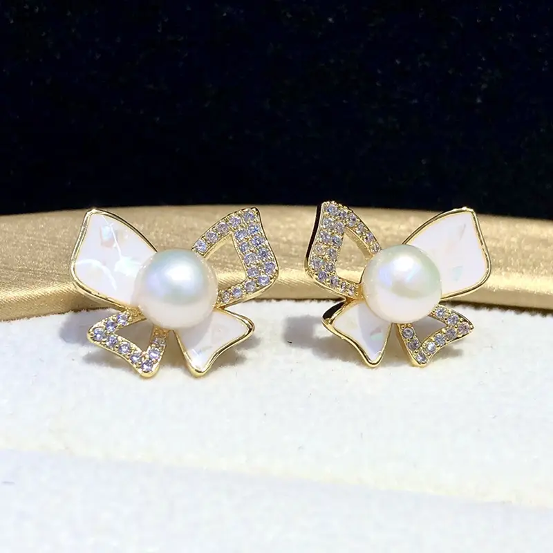 Women's Butterfly Pearl Earrings Fresh Freshwater Design