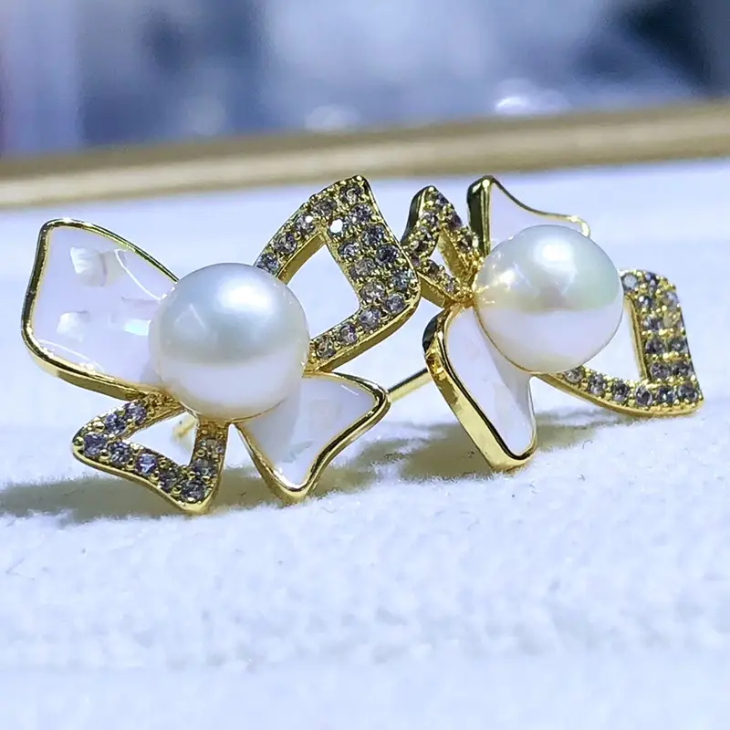 Women's Butterfly Pearl Earrings Fresh Freshwater Design