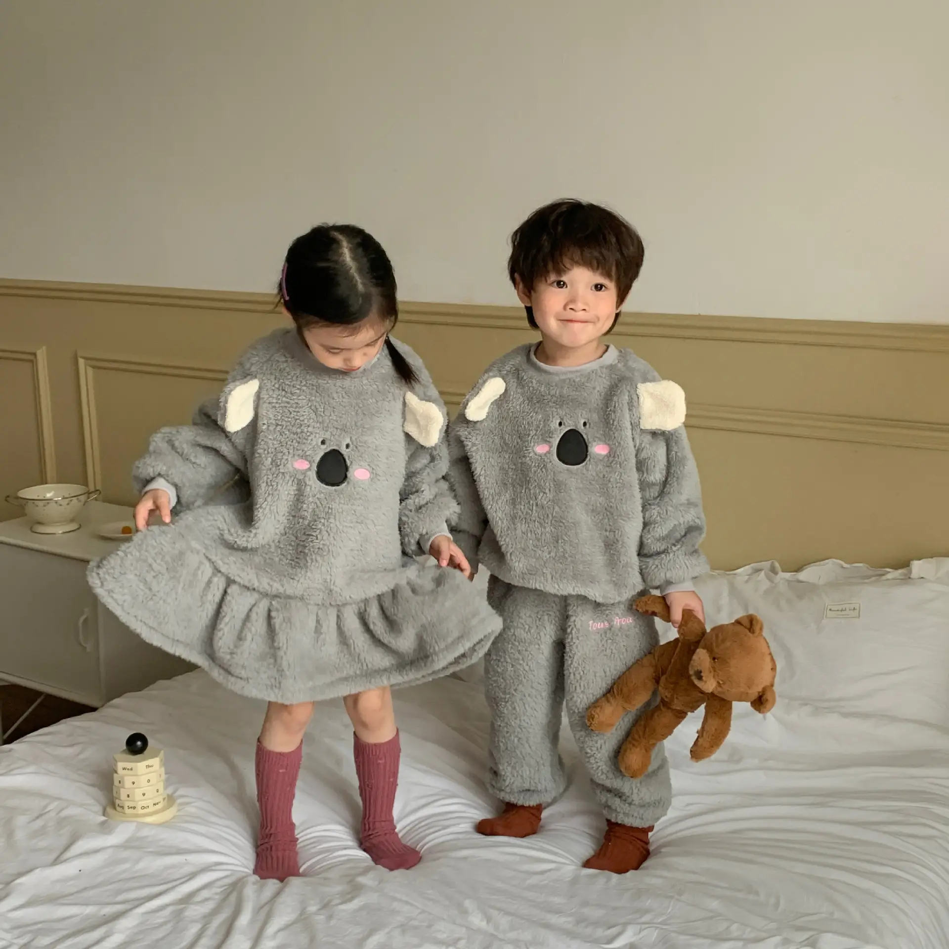 Baby Plush Warm Suit Coral Velvet Nightgown Set - Image 4