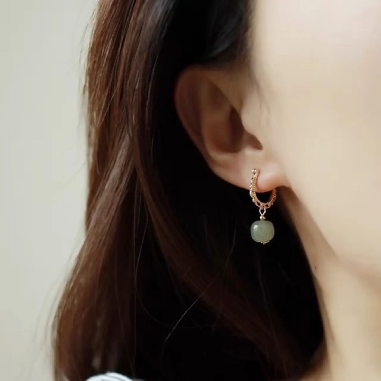 Light Luxury French Retro Jade Earrings Women - Image 4