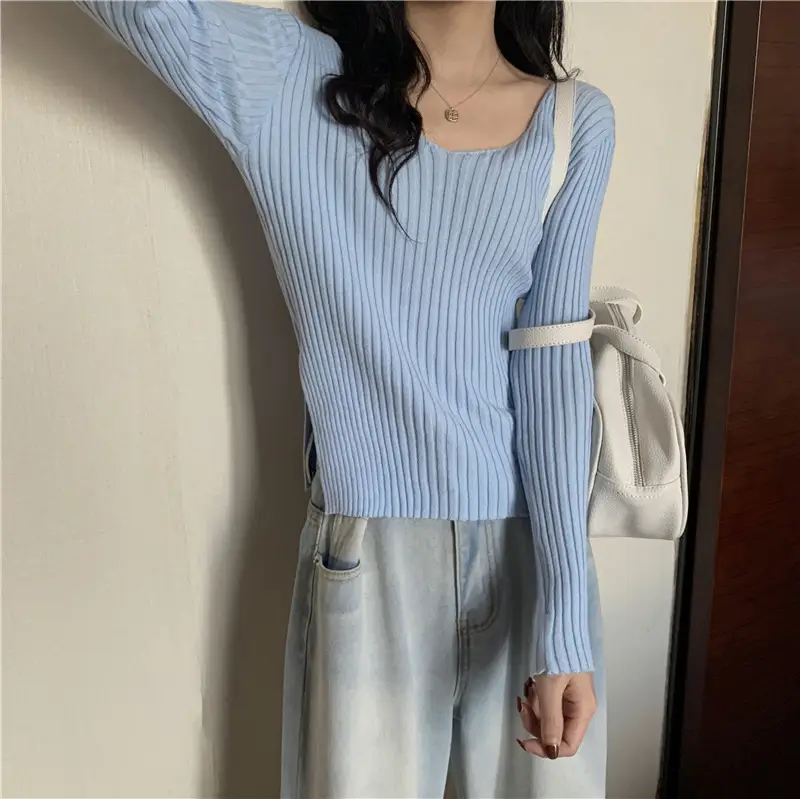 Black V-Neck Knit Sweater for Women Slim Fit - Image 4