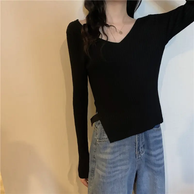 Black V-Neck Knit Sweater for Women Slim Fit - Image 2