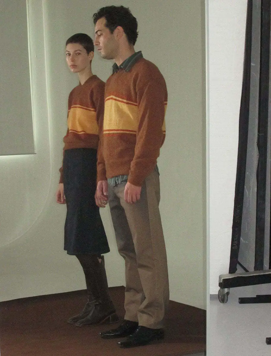 2022 V-Neck Knitted V-Neck Sweater Green Striped — feature 18