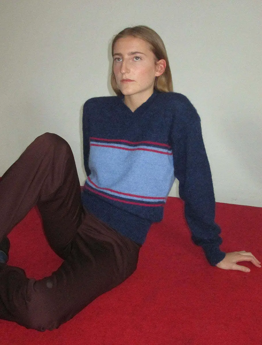 2022 V-Neck Knitted V-Neck Sweater Green Striped — feature 23