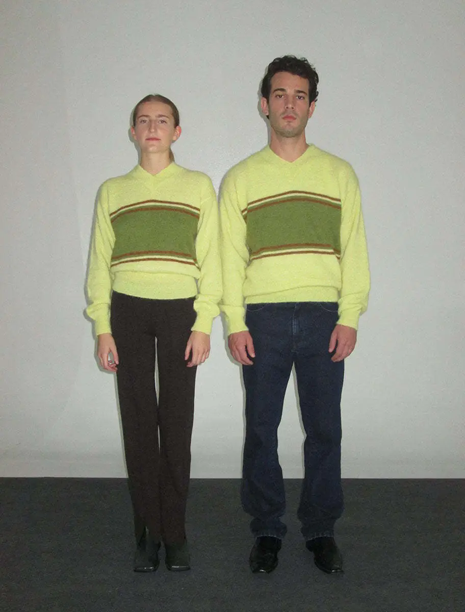 2022 V-Neck Knitted V-Neck Sweater Green Striped — feature 7
