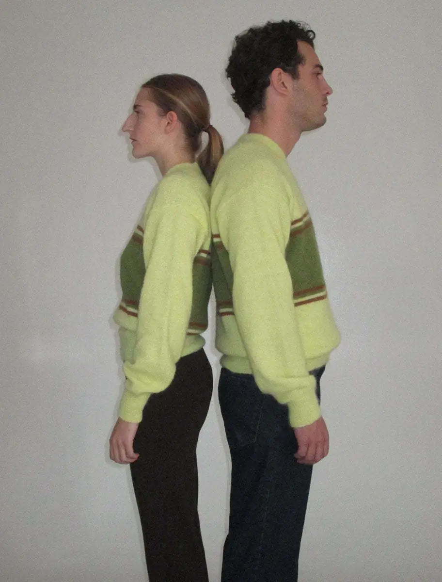 2022 V-Neck Knitted V-Neck Sweater Green Striped — feature 8