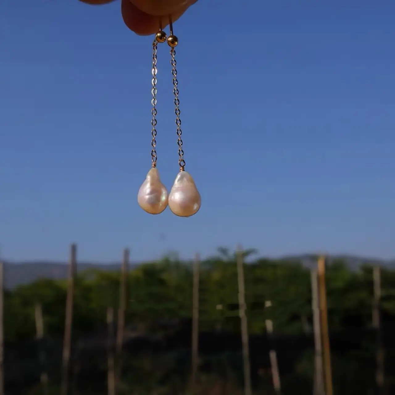 Vintage Pearl Drop Earrings 925 Silver Plated 14k Gold — feature 8