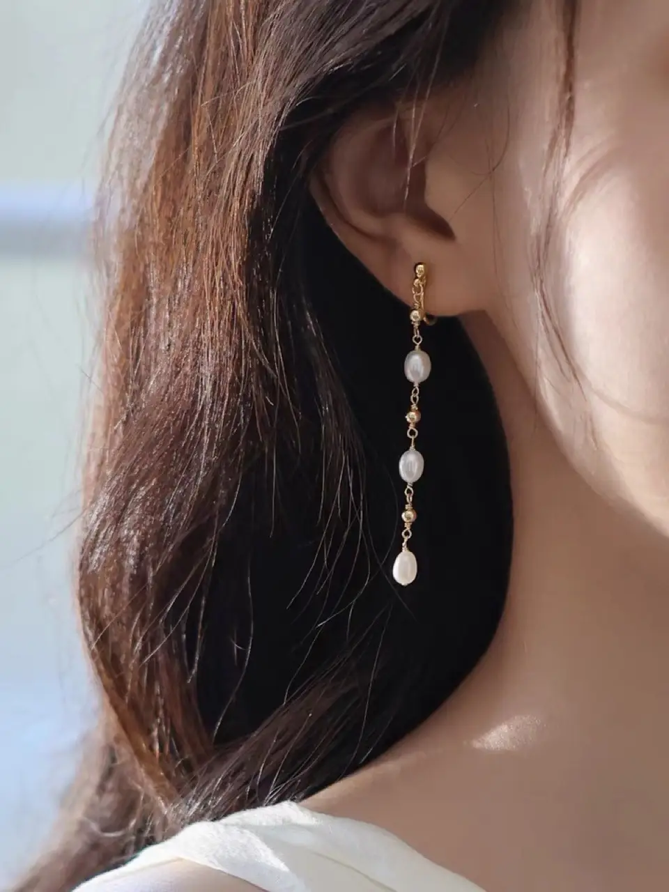 14K Gold Tassel Earrings for Women Elegant Luxury Commuter Ear Clip — feature 1
