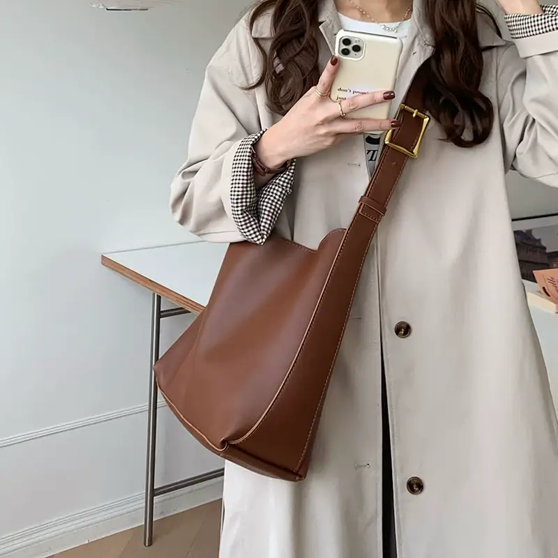Women Large Capacity Bag Brown Leather Bucket Shoulder Crossbody — feature 6
