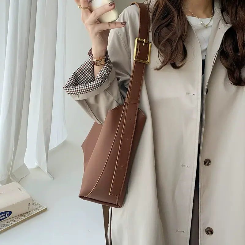 Women Large Capacity Bag Brown Leather Bucket Shoulder Crossbody — feature 9
