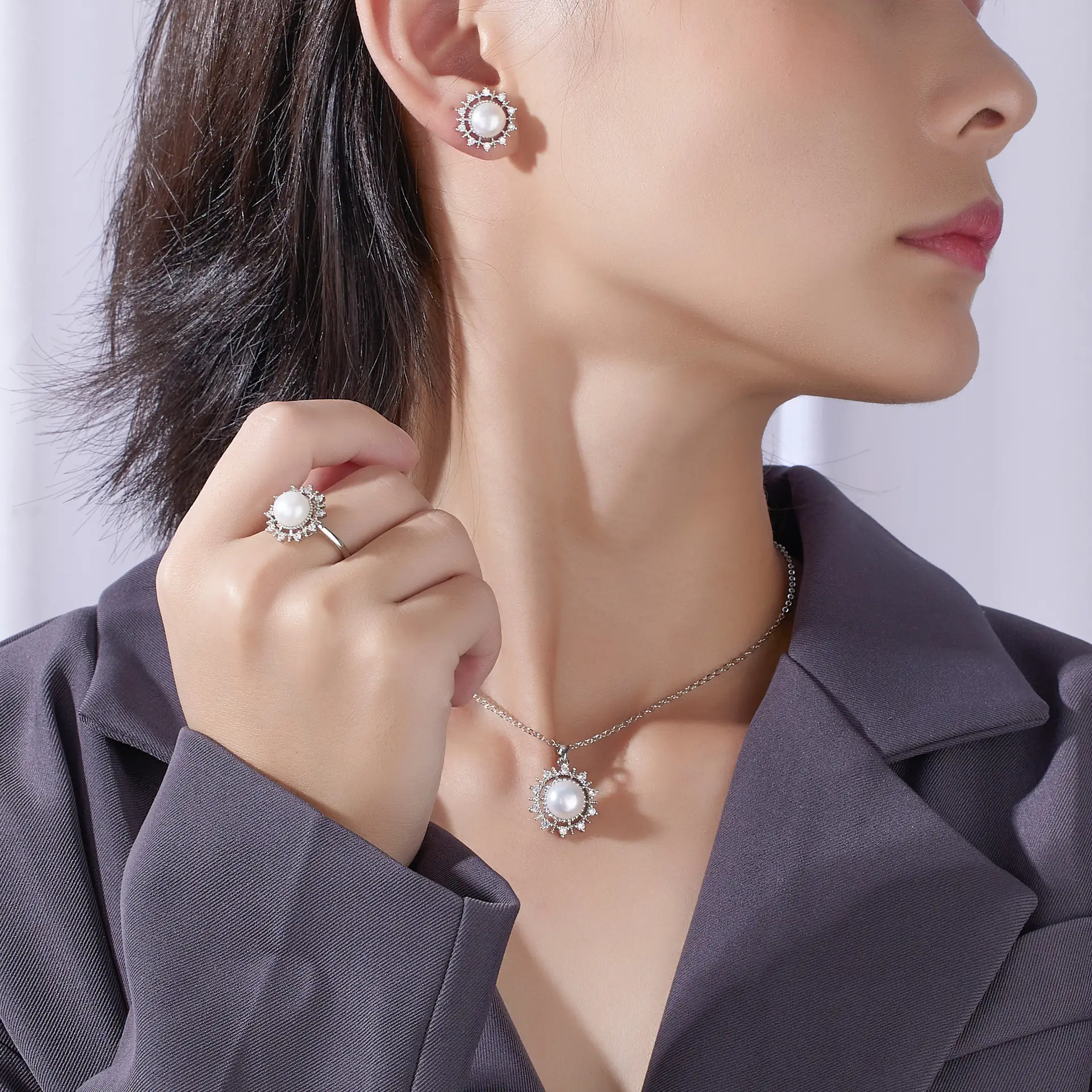 Retro Light Luxury Pearl Jewelry Set for Women - Image 3