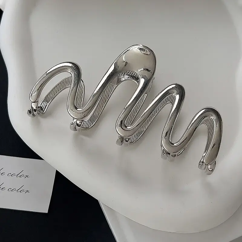 Silver Metal Hairpin Disc for Women's Hair Clipping - Image 4