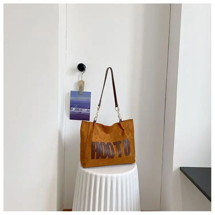 Women's Casual Shoulder Bag with Gold Chain & "HOT" Print — feature 21
