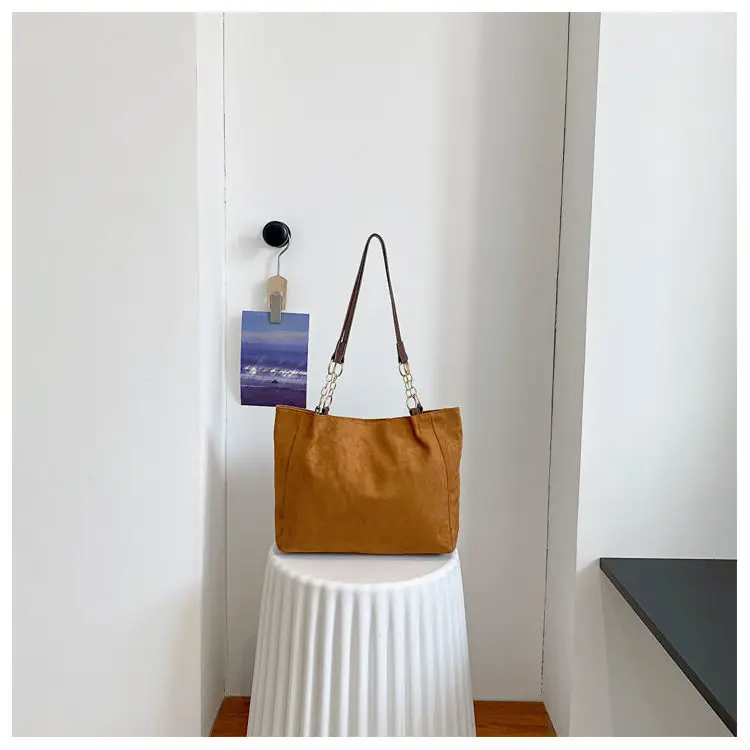 Women's Casual Shoulder Bag with Gold Chain & "HOT" Print — feature 22