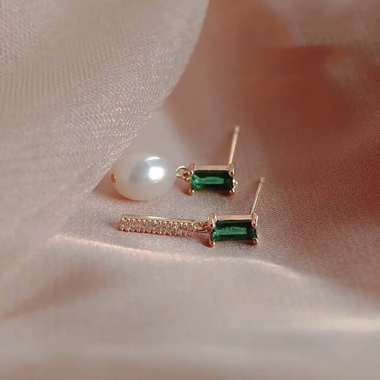 French Fine Inlaid Green Zircon Earrings - Image 4